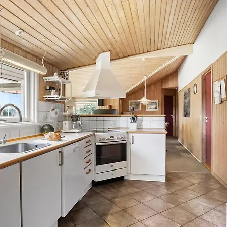 Gulspurvevaenget Xii Nordenbro Vesteregn