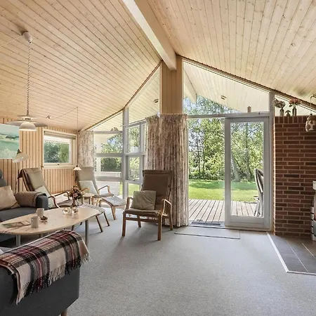 Gulspurvevaenget Xii * Nordenbro Vesteregn