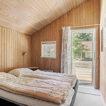 Gulspurvevaenget Xii